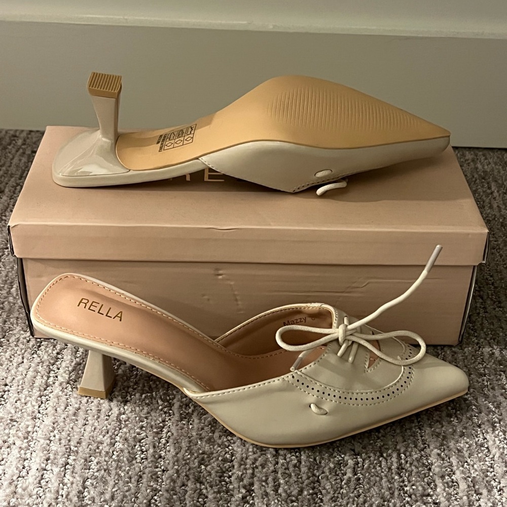 Rella Women's Cream Pointed Heels